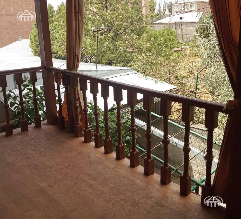 Apartment · 3 rooms · 130 m² · Kentron