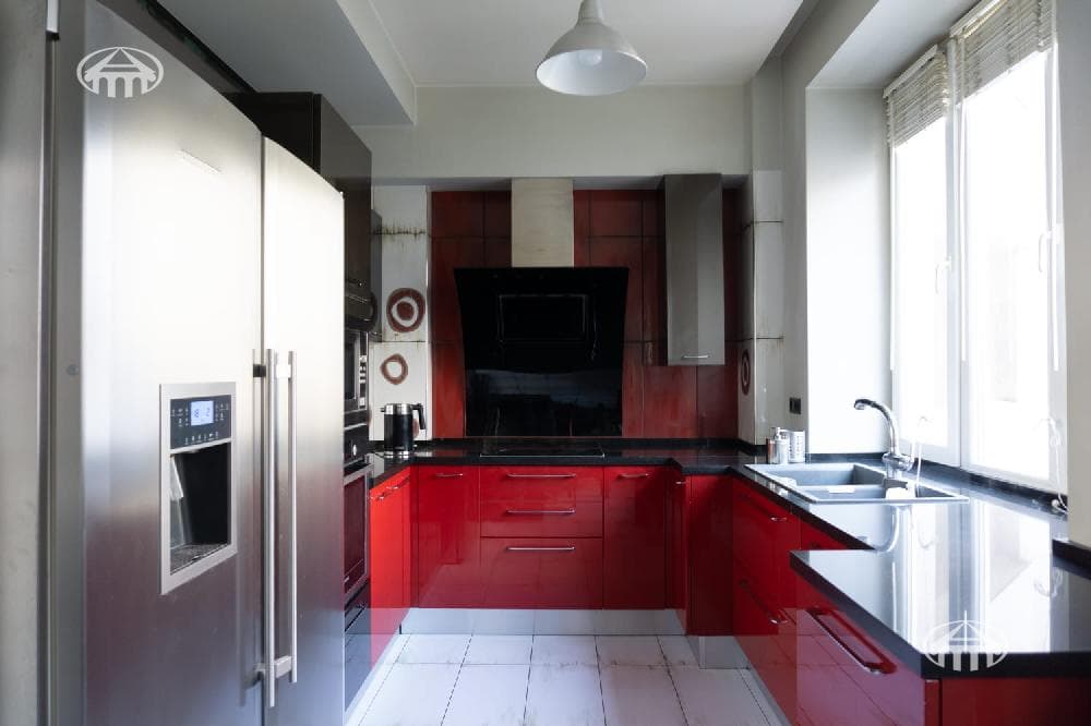 Квартира · 3 комн. · 117 м² · Кентрон