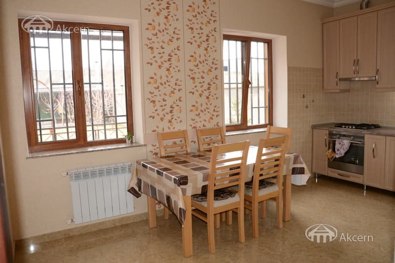Особняк · 6 комн. · 285 м² · с. Ариндж