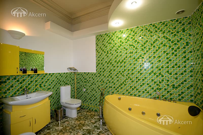 Особняк · 6 комн. · 440 м² · Кентрон