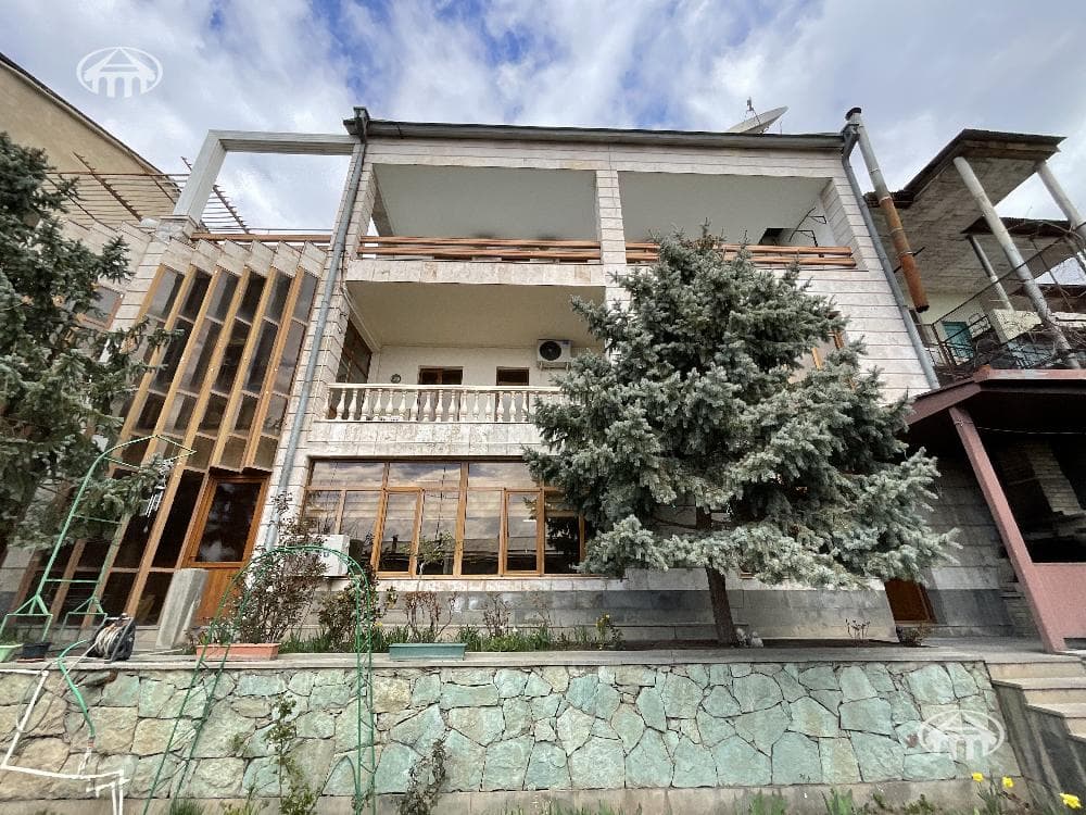 Mansion · 700 m² · Arabkir