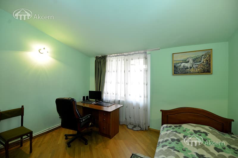 Apartment · 6 rooms · 234 m² · Arabkir