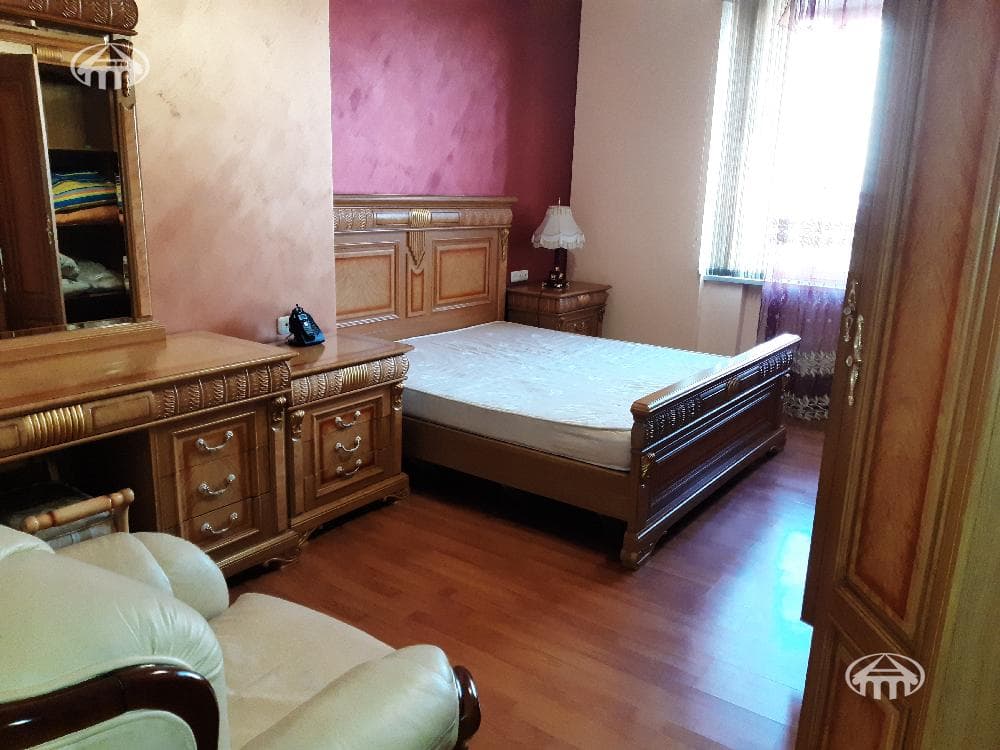 Квартира · 3 комн. · 100 м² · Кентрон