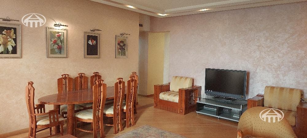 Квартира · 4 комн. · 135 м² · Кентрон