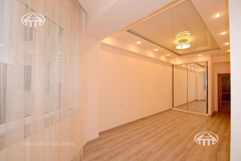 Apartment · 3 rooms · 135 m² · Kentron