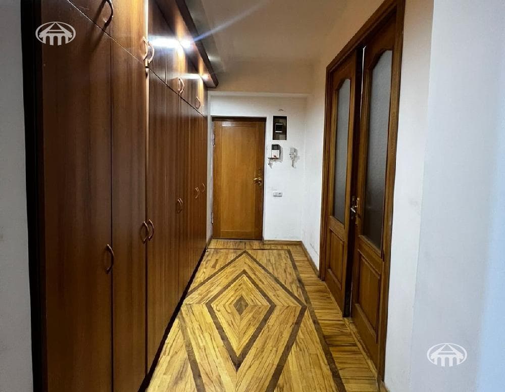 Բնակարան · 2 սեն. · 72 մ² · Կենտրոն