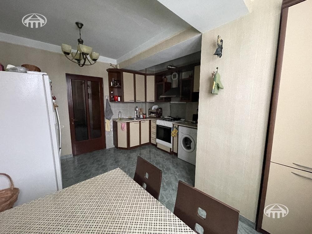 Квартира · 3 комн. · 96 м² · Аван — фото 3 из 11
