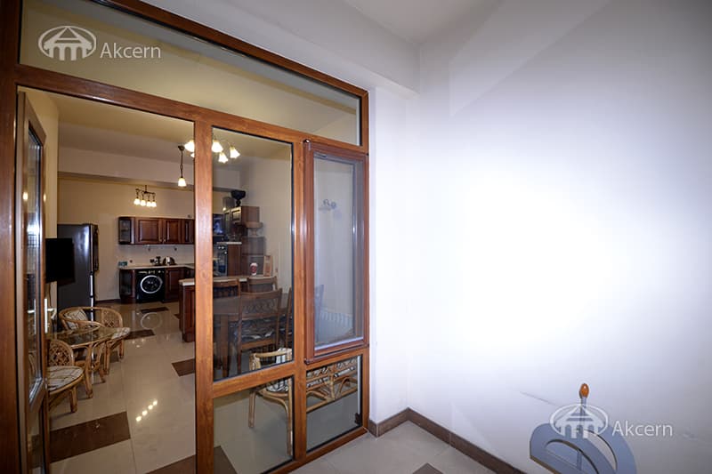 Квартира · 4 комн. · 186 м² · Кентрон