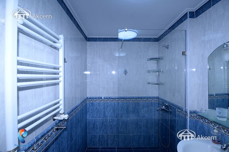 Квартира · 3 комн. · 90 м² · Кентрон