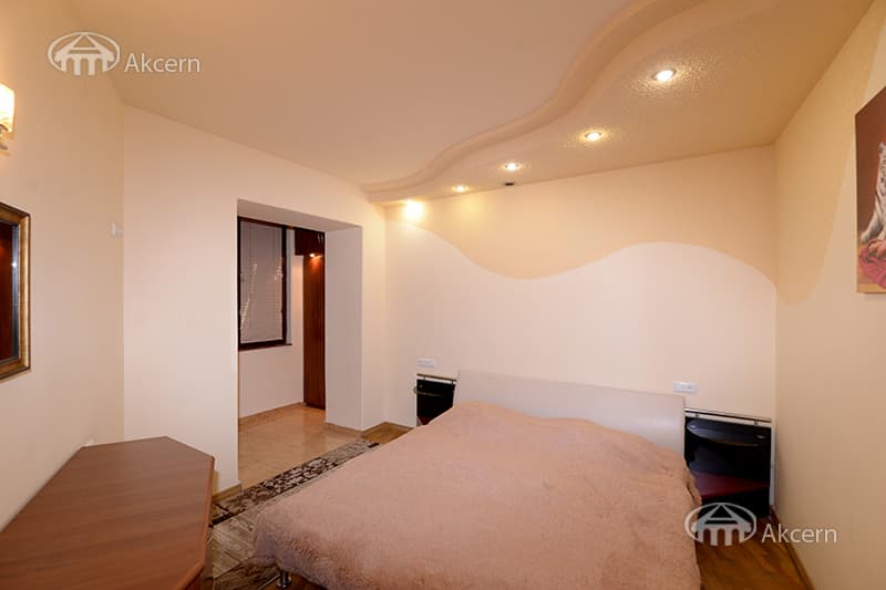 Квартира · 2 комн. · 65 м² · Кентрон