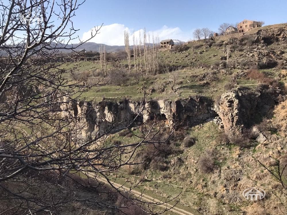 Ամառանոց · 3 սեն. · 98 մ² · Քարաշամբ