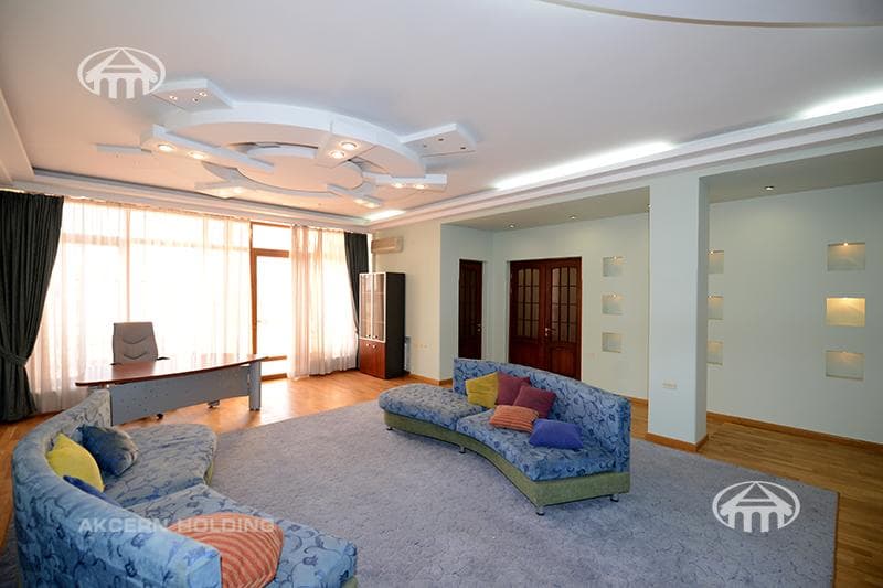 Mansion · 6 rooms · 817 m² · Arabkir