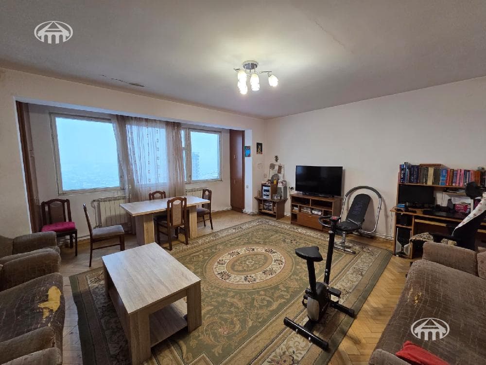 Квартира · 76 м² · Аван