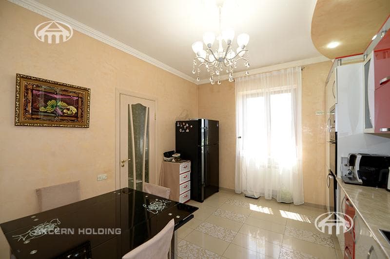 Mansion · 5 rooms · 330 m² · v. Arinj