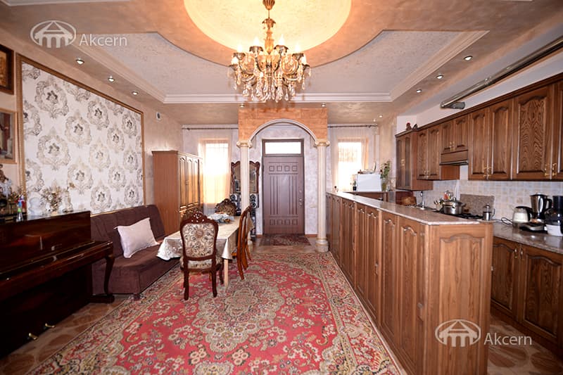 Apartment · 4 rooms · 162 m² · Arabkir