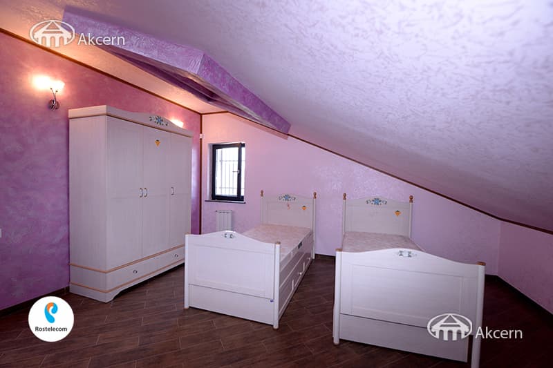 Mansion · 7 rooms · 729 m² · v. Arinj
