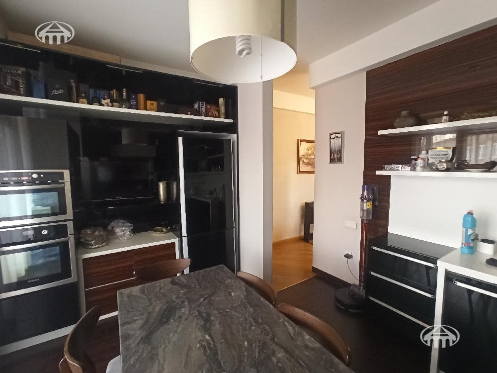 Квартира · 4 комн. · 171 м² · Арабкир
