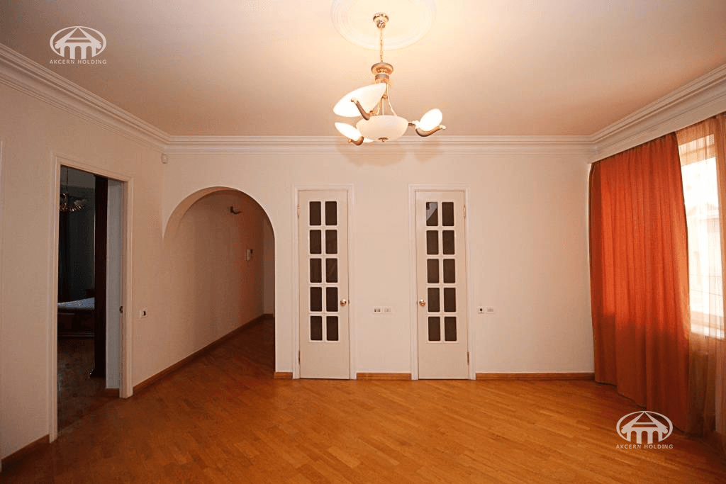 Дом · 8 комн. · 675 м² · Арабкир