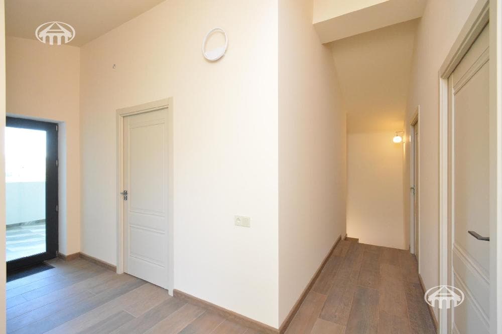 Особняк · 4 комн. · 272 м² · Птгни
