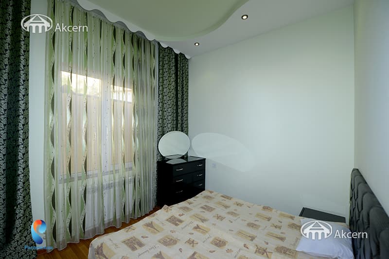 Дом · 6 комн. · 208 м² · Кентрон