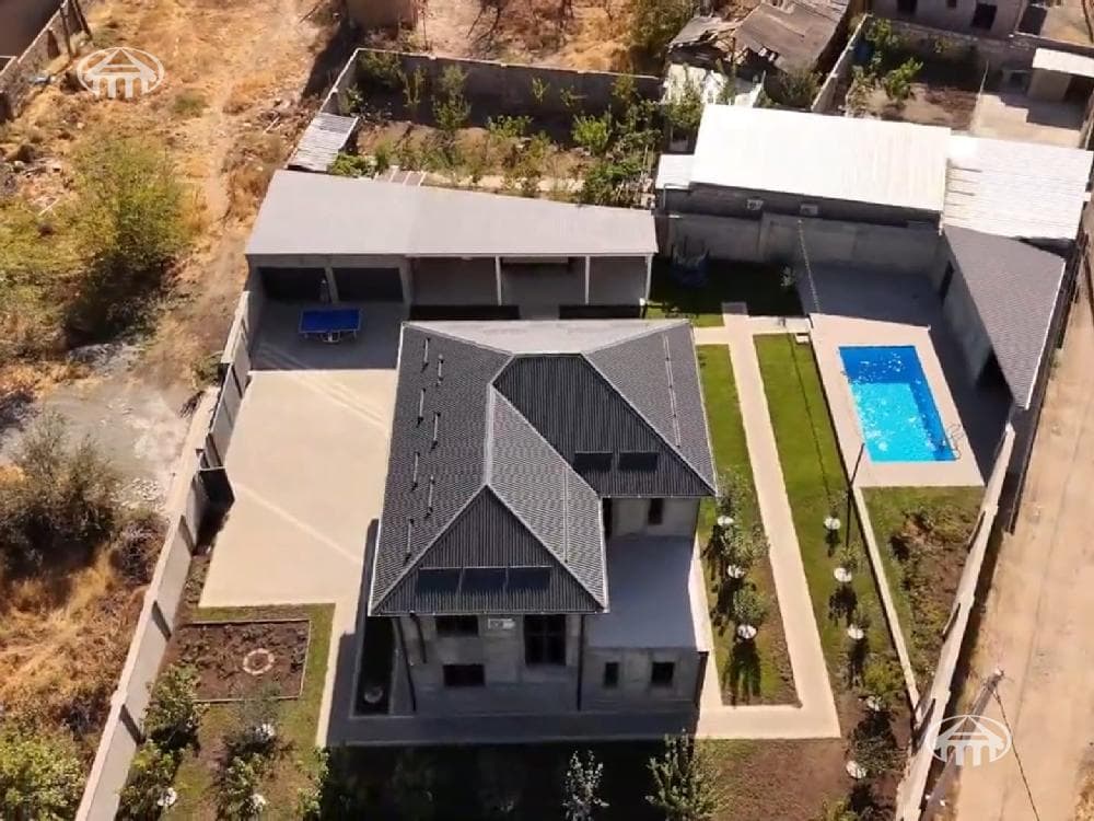 Առանձնատուն · 6 սեն. · 256 մ² · Մերձավան