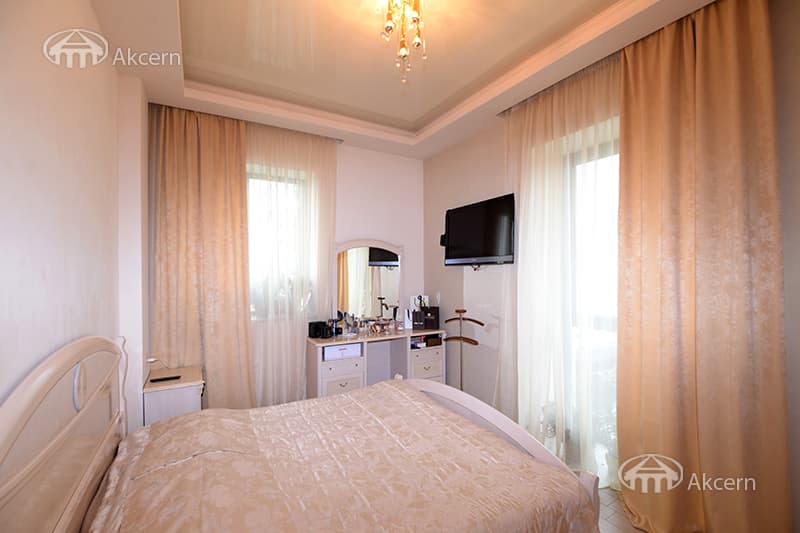 Квартира · 3 комн. · 111 м² · Кентрон