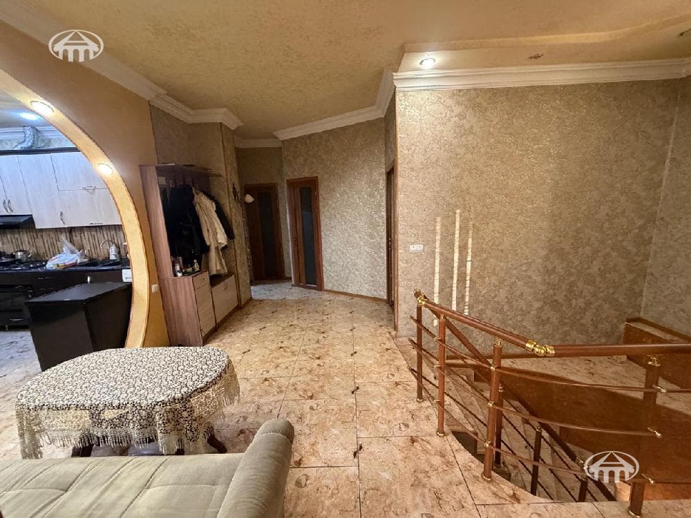 Особняк · 5 комн. · 250 м² · Масис