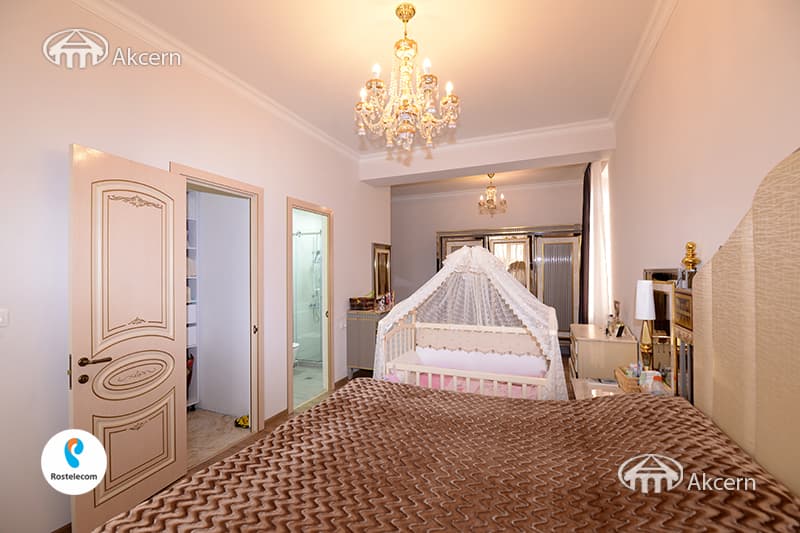 Дом · 5 комн. · 290 м² · Аван
