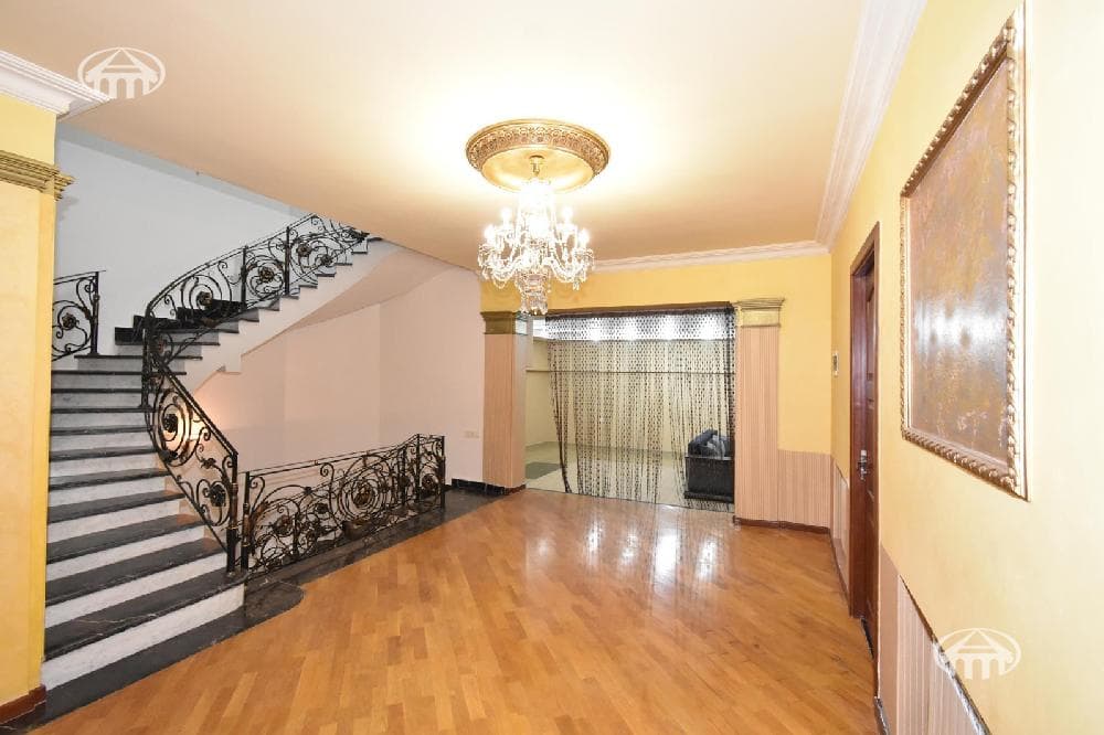 Дом · 5 комн. · 489 м² · Арабкир