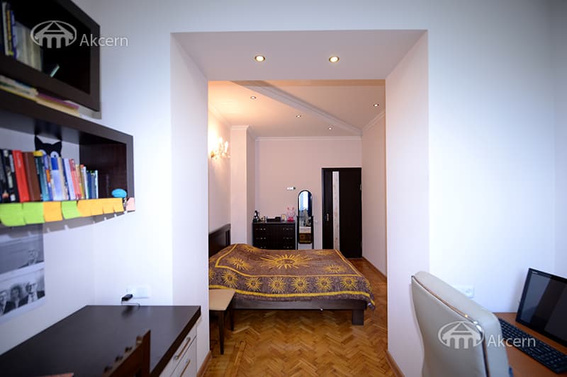 Apartment · 2 rooms · 55 m² · Kentron