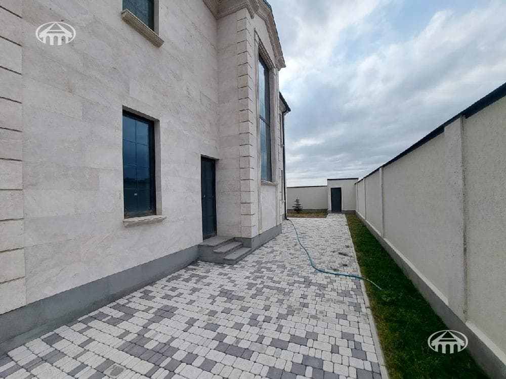 Mansion · 6 rooms · 228 m² · Avan