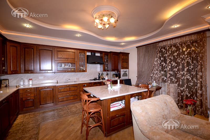 Квартира · 4 комн. · 153 м² · Арабкир