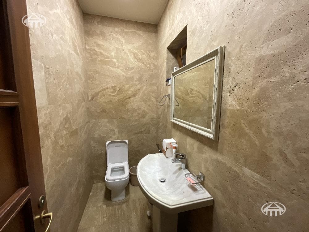 Mansion · 7 rooms · 700 m² · Arabkir