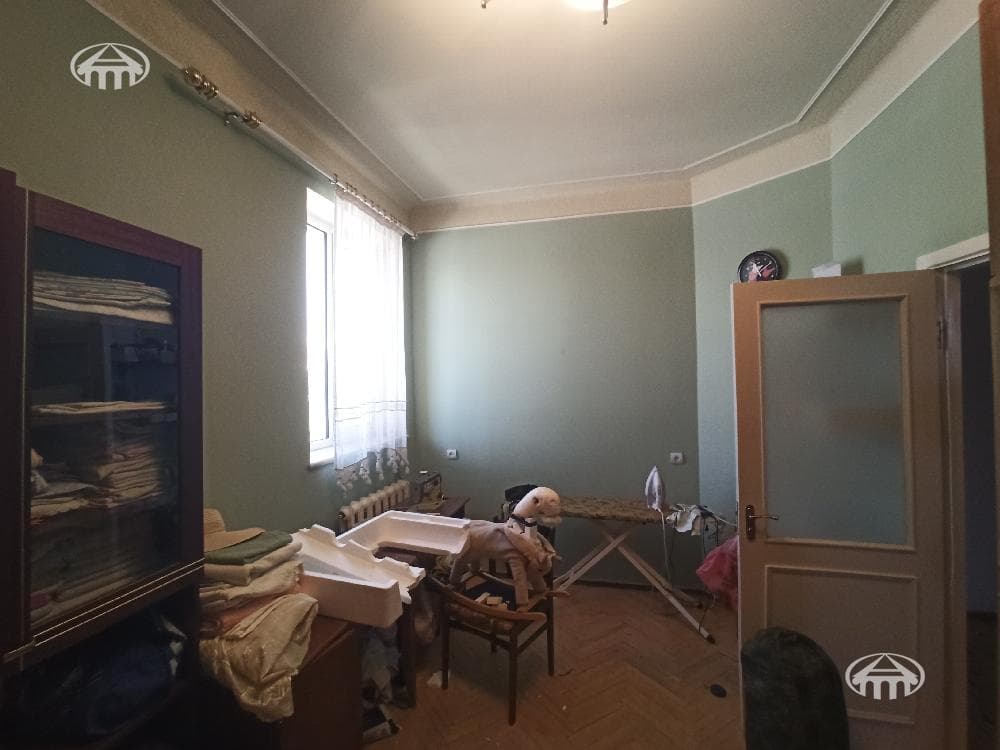 House · 8 rooms · 459 m² · Nor Nork
