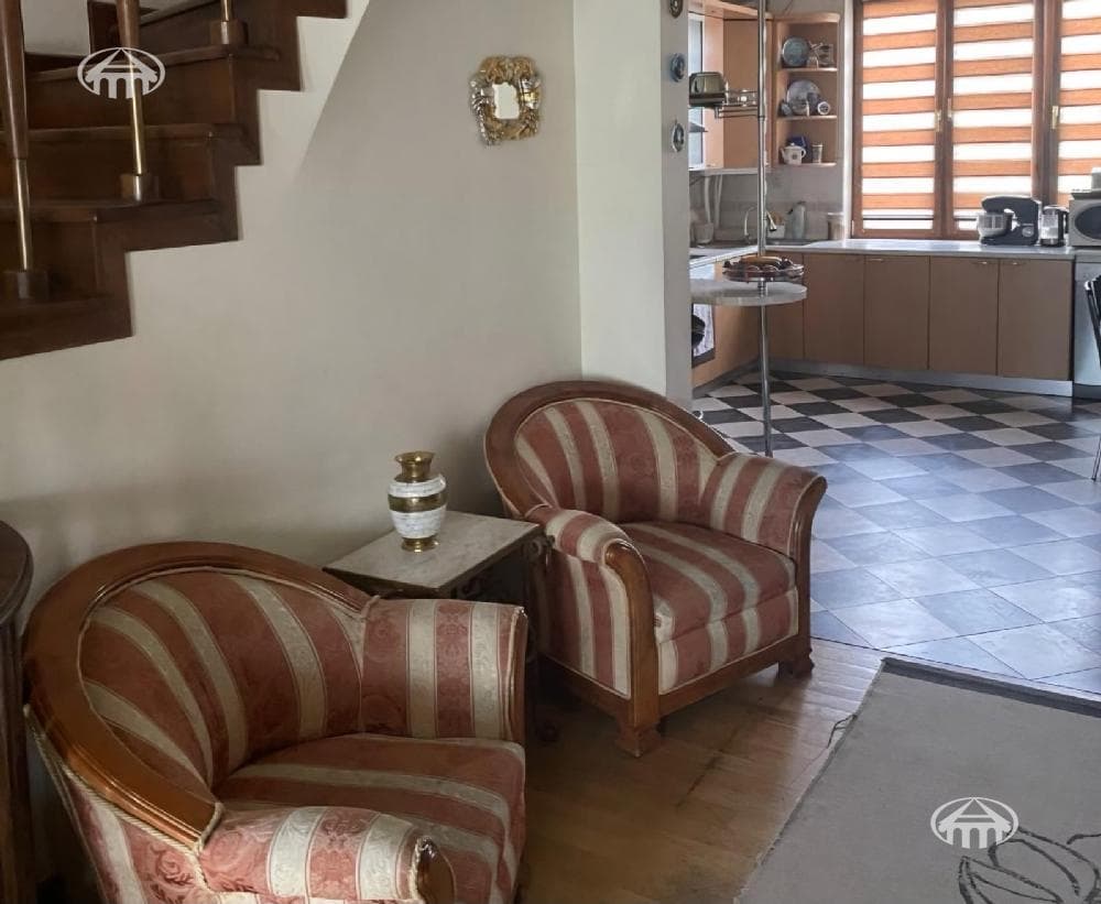 Apartment · 6 rooms · 213 m² · Kentron
