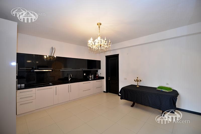 Особняк · 5 комн. · 740 м² · с. Ариндж
