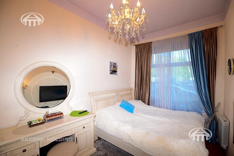 Квартира · 4 комн. · 102 м² · Кентрон