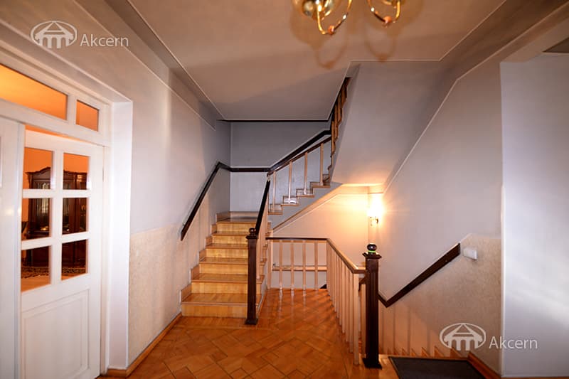 House · 7 rooms · 460 m² · Kentron