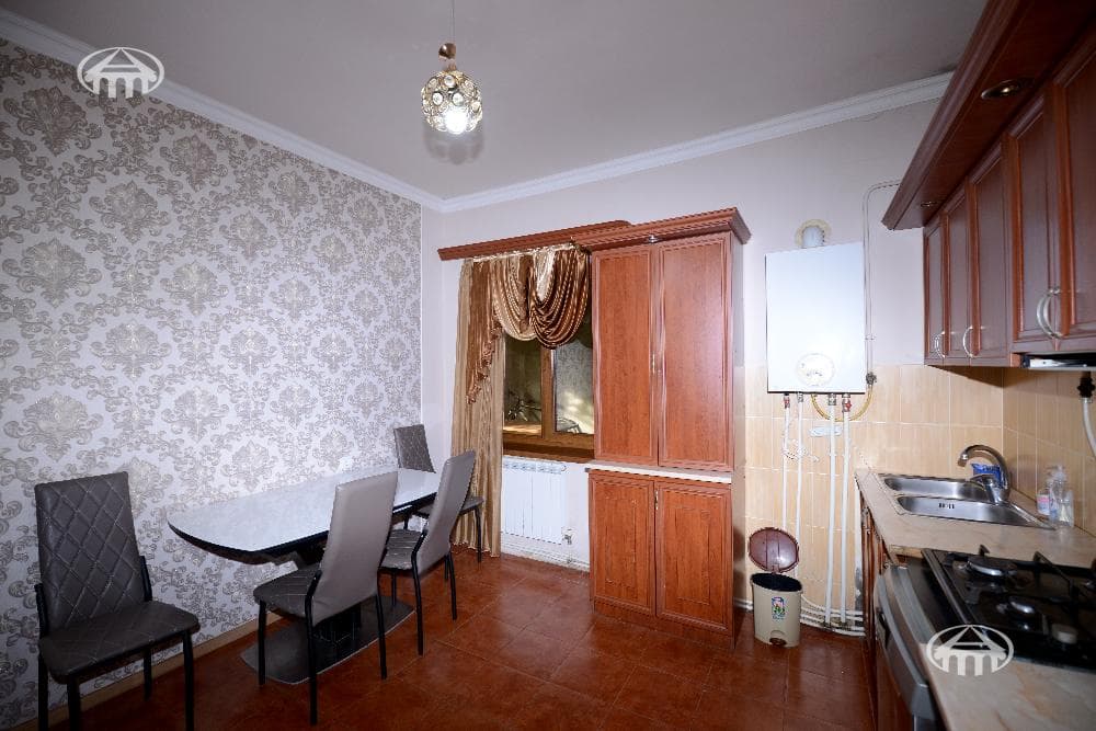 Особняк · 5 комн. · 242 м² · Давташен