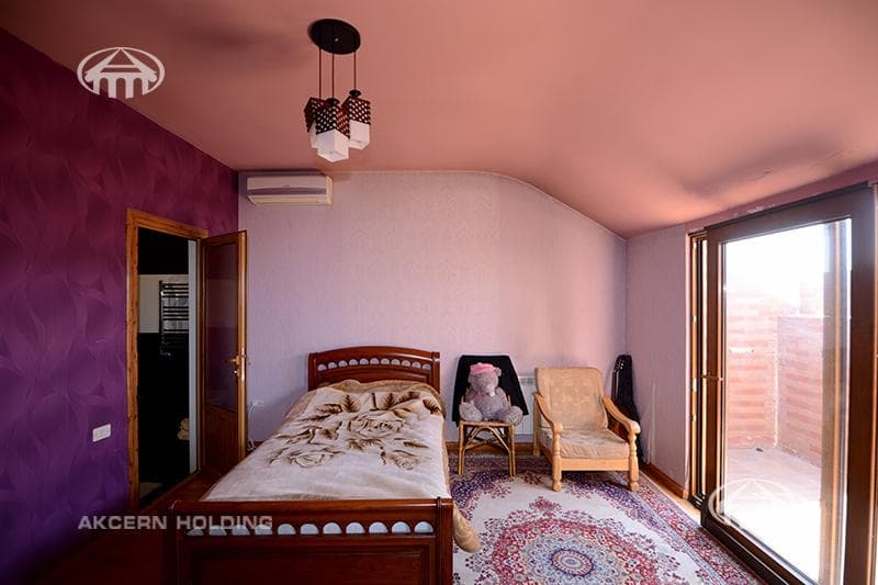 Mansion · 9 rooms · 671 m² · Arabkir