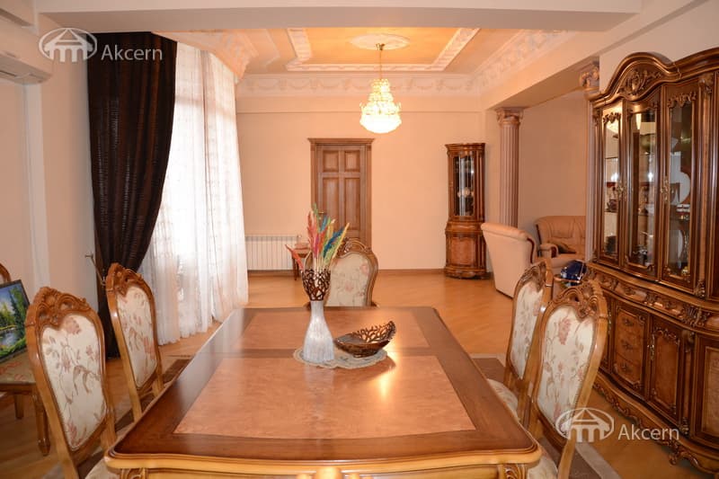 Квартира · 4 комн. · 187 м² · Кентрон