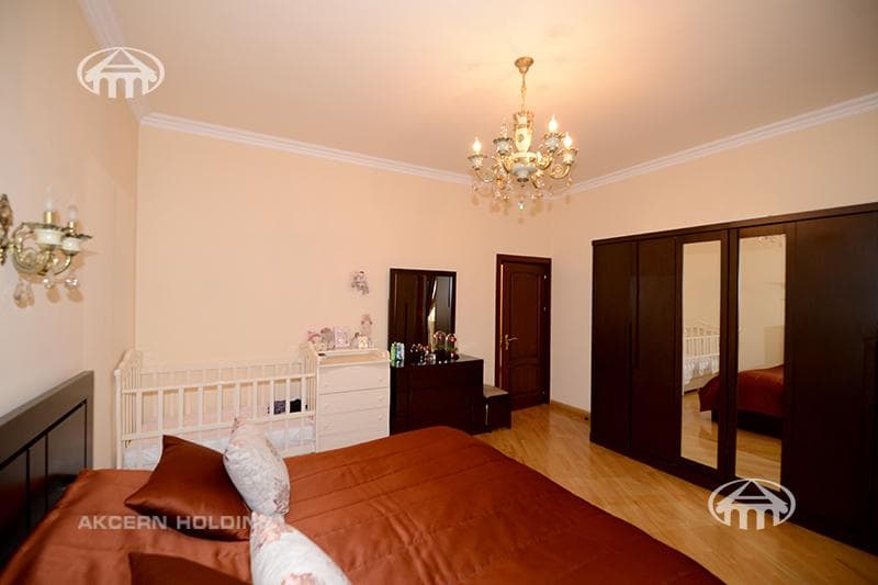 Особняк · 9 комн. · 650 м² · Аджапняк