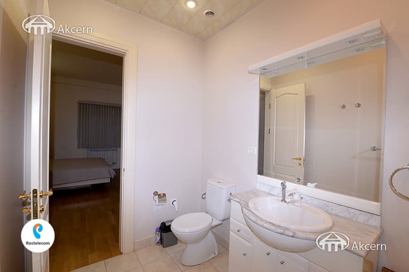 Квартира · 3 комн. · 132 м² · Кентрон
