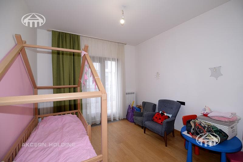 Квартира · 4 комн. · 176 м² · Кентрон