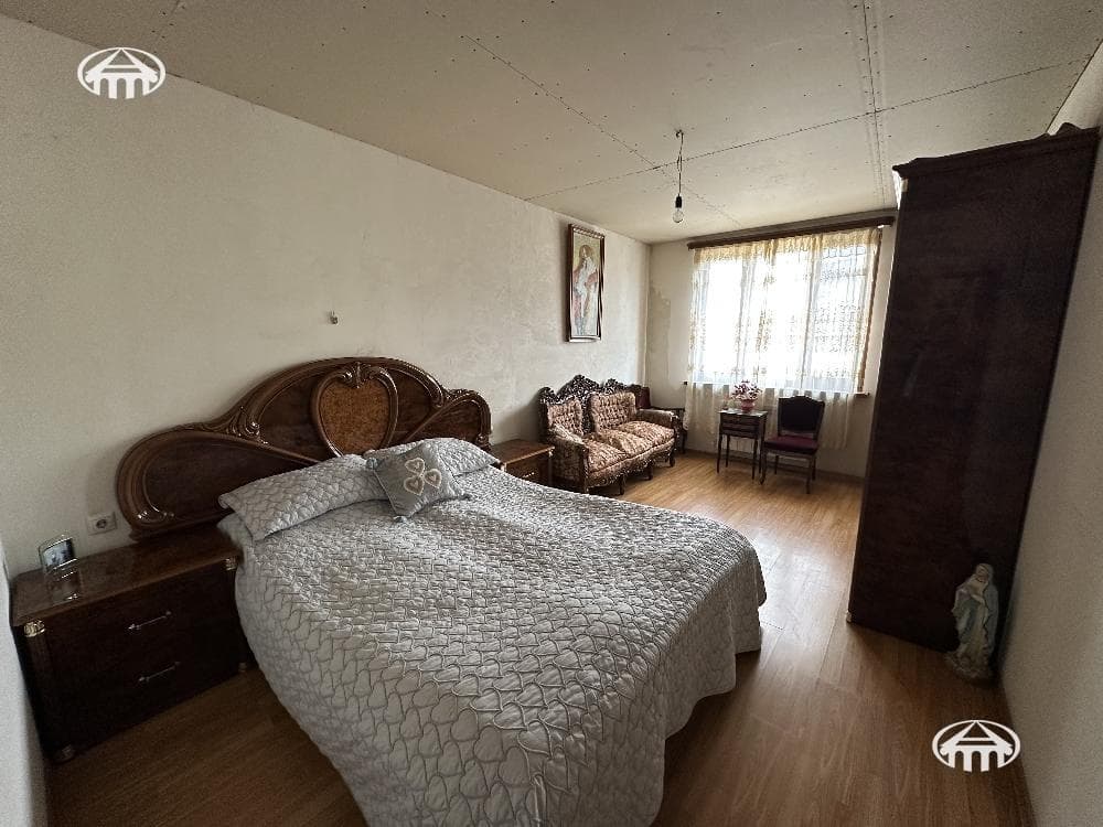 Квартира · 3 комн. · 90 м² · Кентрон