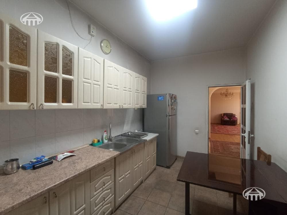 Дом · 4 комн. · 195 м² · Арабкир