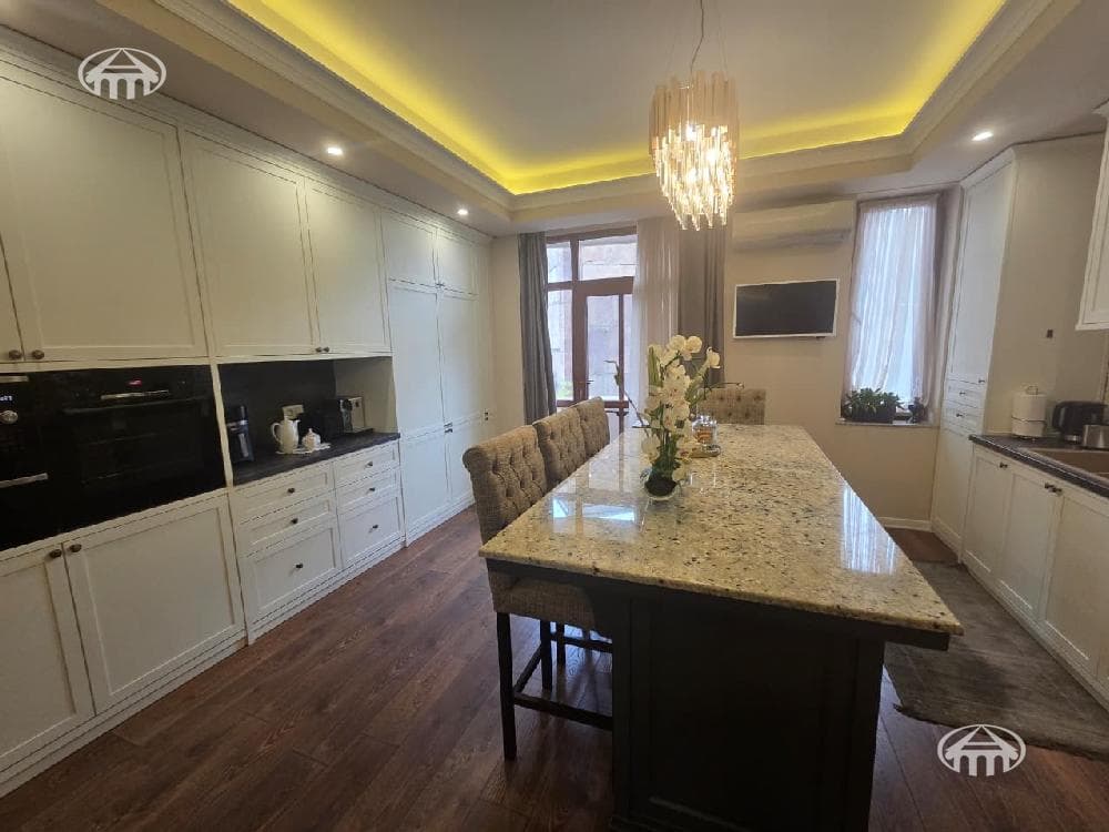 Apartment · 4 rooms · 157 m² · Arabkir