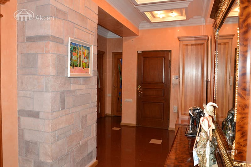 Apartment · 4 rooms · 124 m² · Kentron