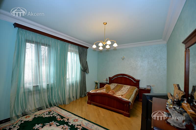 Առանձնատուն · 6 սեն. · 360 մ² · Նոր Նորք