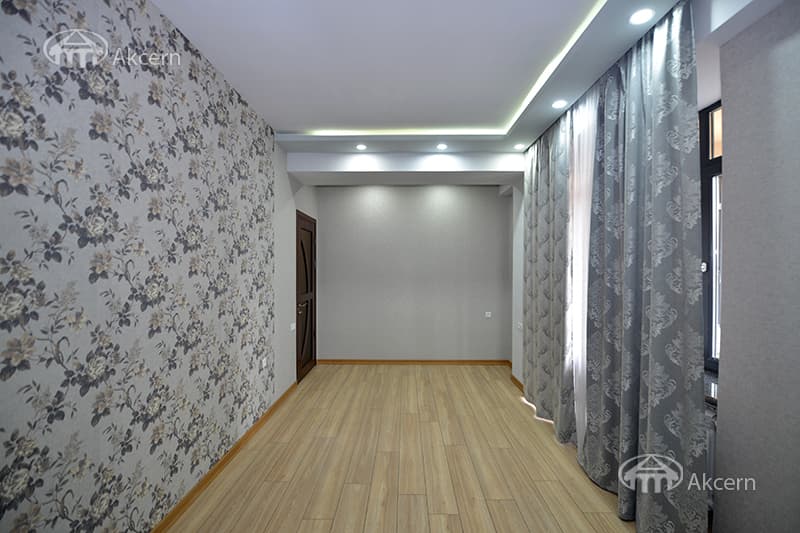 Apartment · 4 rooms · 280 m² · Kentron